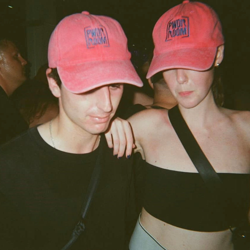 THE STAMP CAP IN WASHED RED