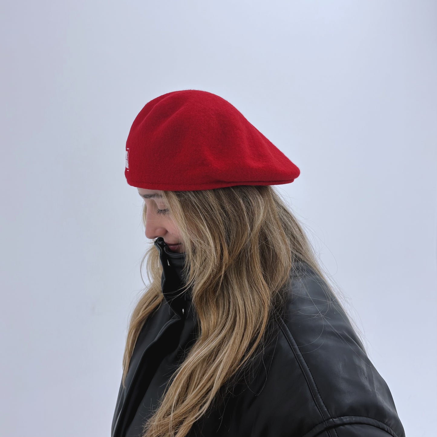 THE STAMP BERET IN RED