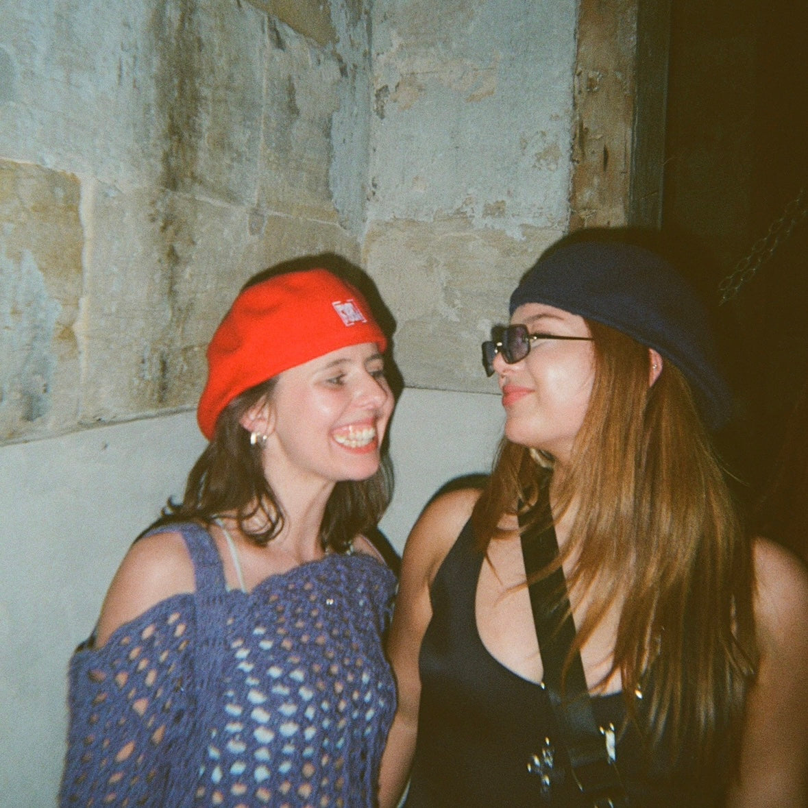 THE STAMP BERET IN RED